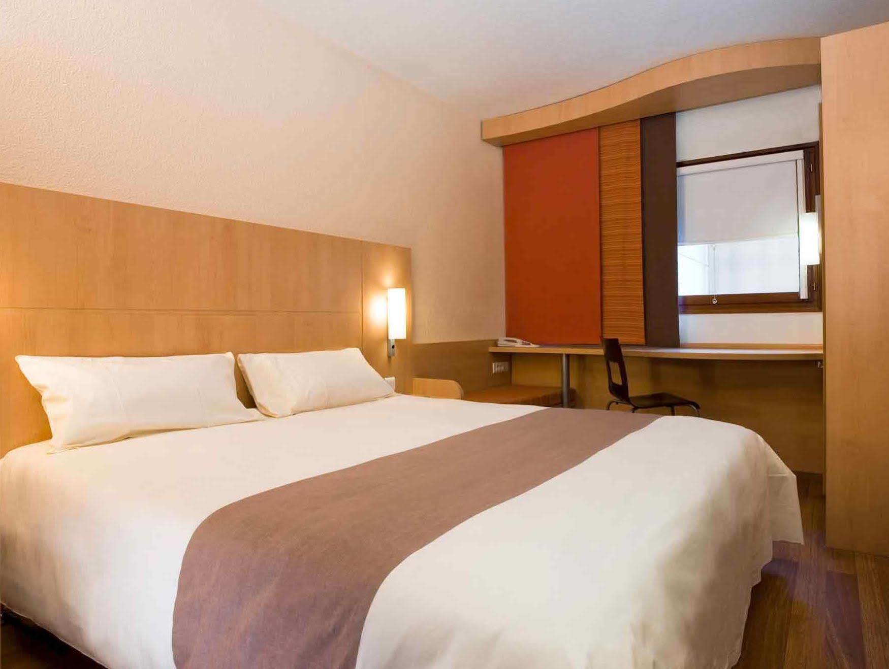 Ibis Baar Zug Exterior foto